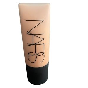 NARS Soft Matte Foundation Yukon Light 2.5 Shade almost full, used 2x